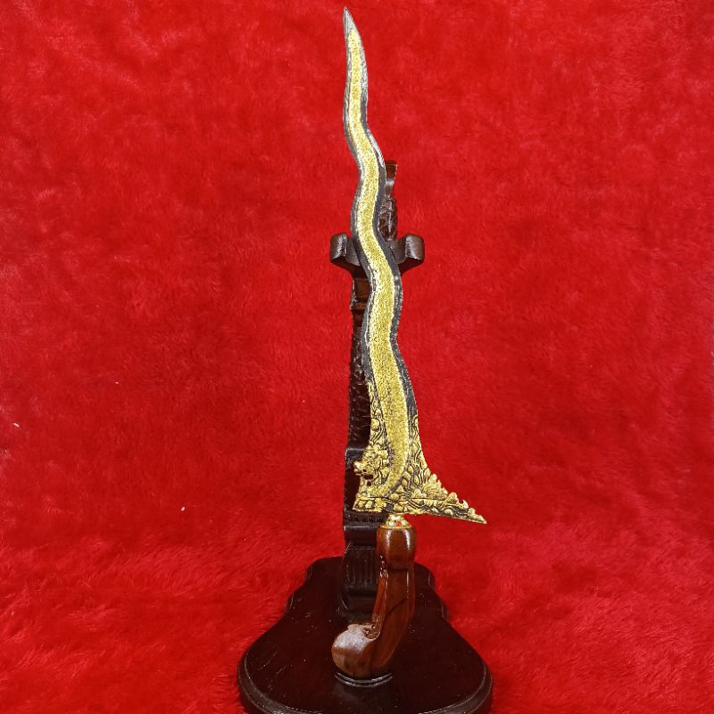 keris eksklusif nogo Sapto kinatah sepuh emas pamor kulit semangka