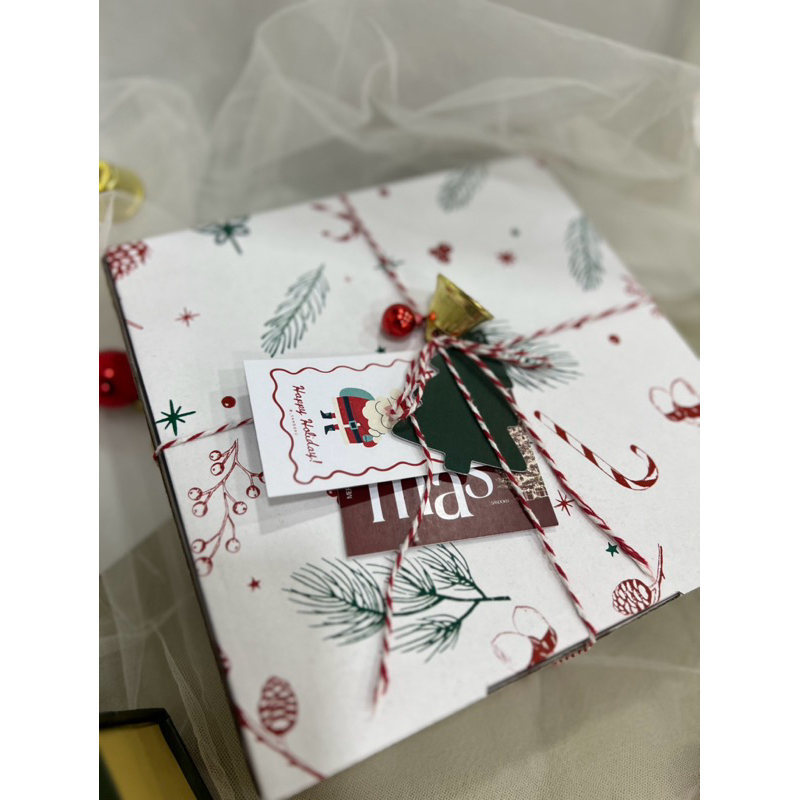 

EARLY BIRD PRICE STAR - CHRISTMAS HAMPERS 2024