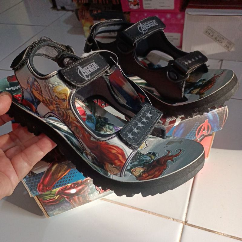SANDAL GUNUNG AVENGERS BY LOGGO