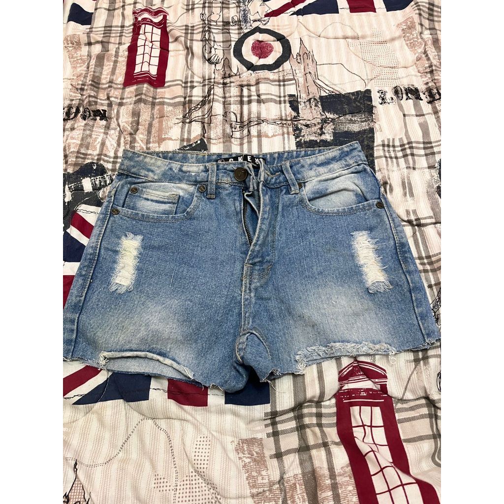 (PRELOVED) HOT PANTS . SIZE S . DENIM BAHAN PREMIUM NO MINUS