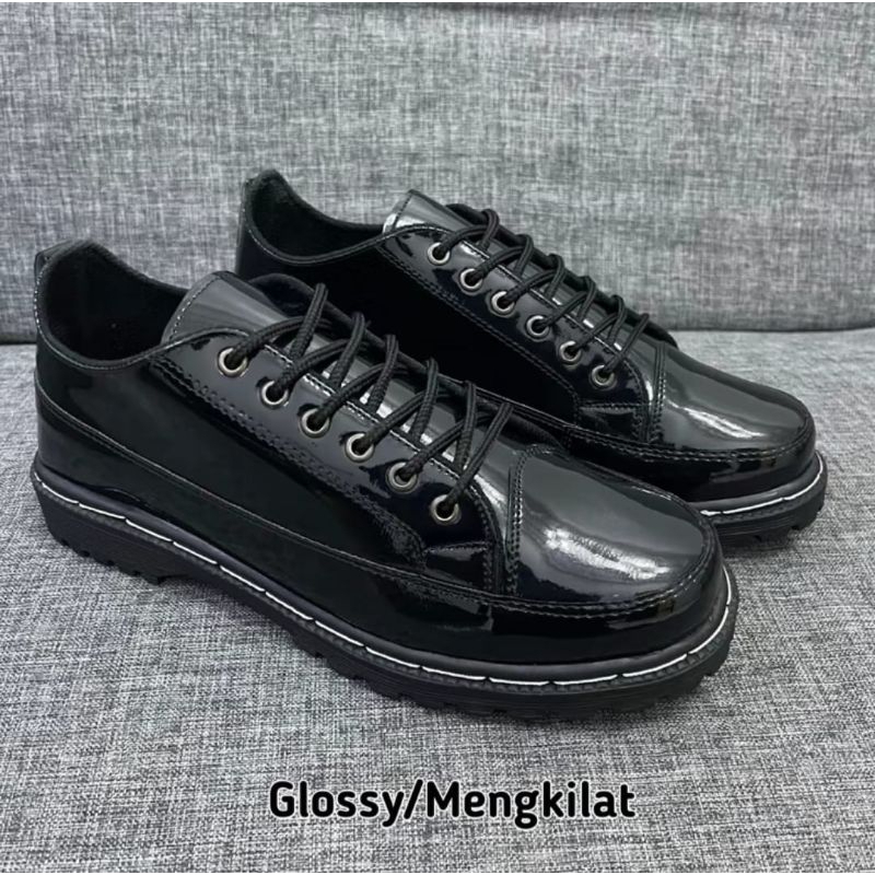 SEPATU DOCKMART PRIA/SEPATU DOCKMART TALI