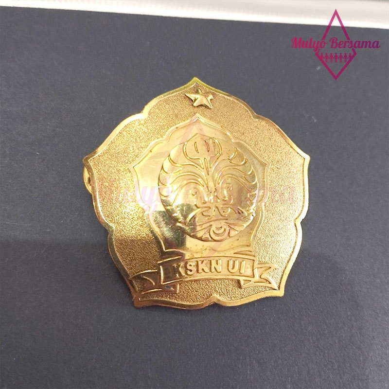 Pin Logo KSKN UI Warna Gold Pin Bros KSKN UI Besar Kecil - Mulyo Bersama