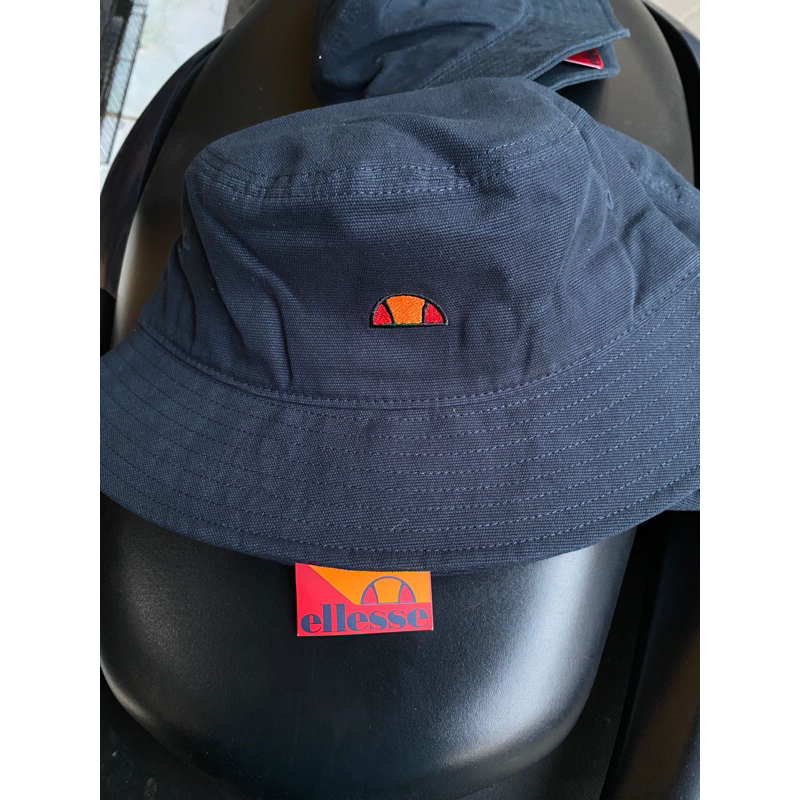 bucket hat ellese