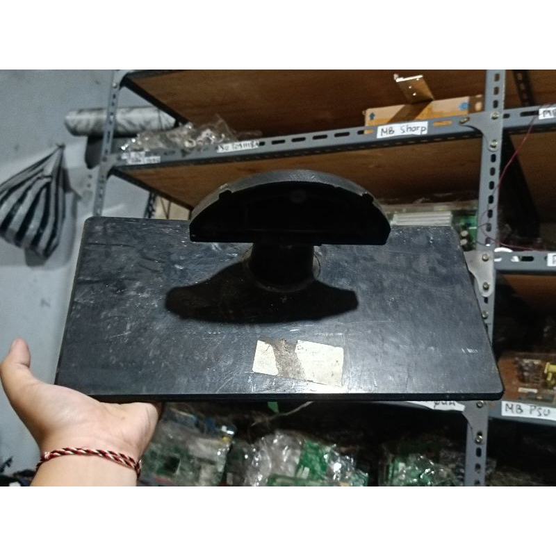 stand kaki tv led changhong Led24b1000a