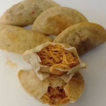 

Cireng Mercon isi ayam suwir / Snack mbanana