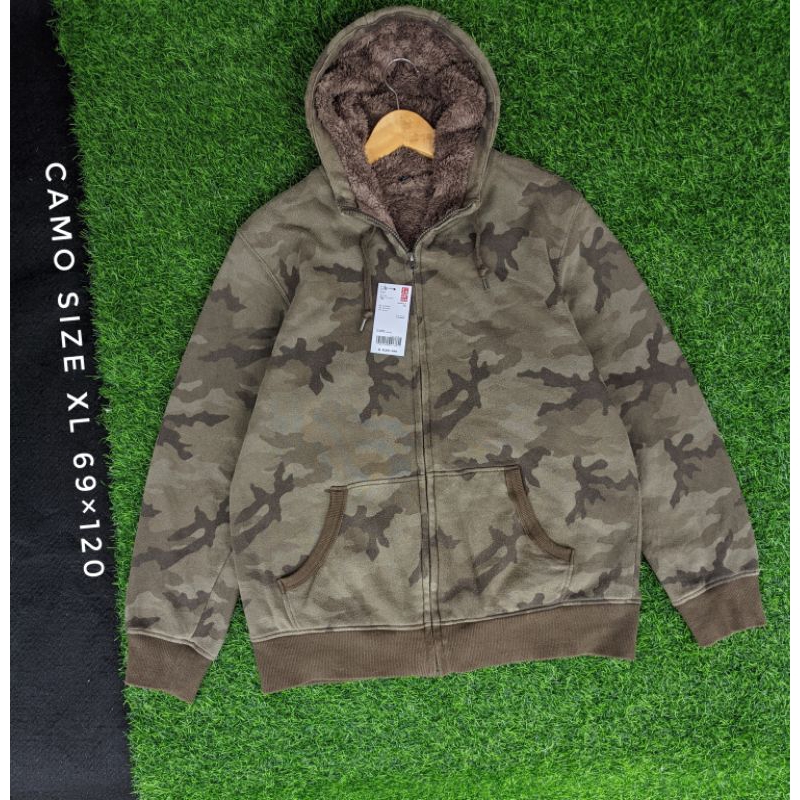 HOODIE UNIQLO SHERPA DALAM CAMO