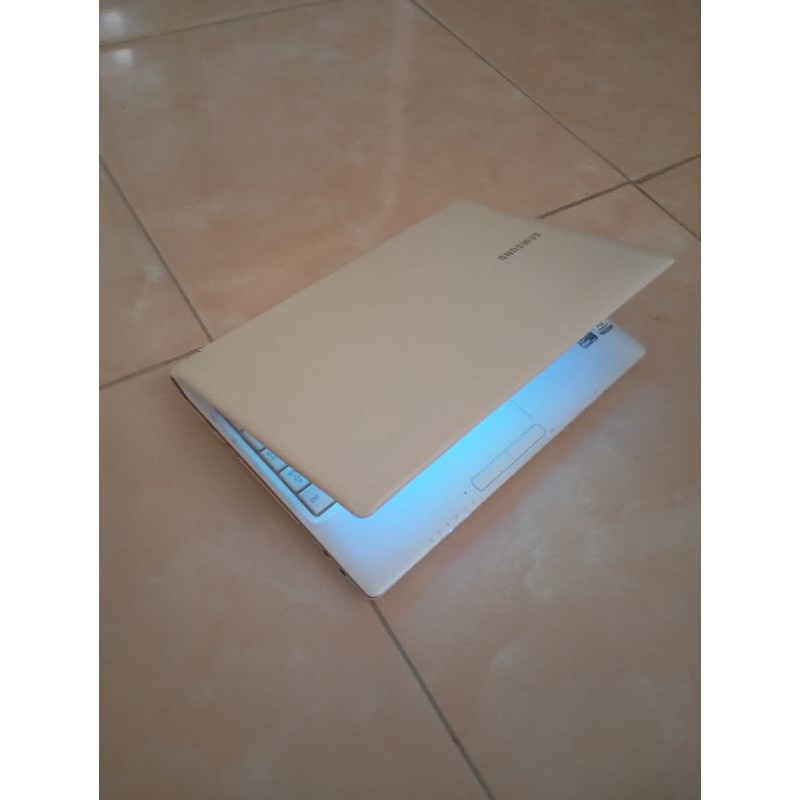 laptop netbook second samsung 10 inch murah normal semua siap pakai & zoom garansi baterai awet