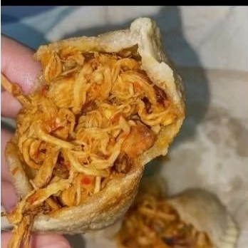

Cireng isi ayam suwir by bunenao