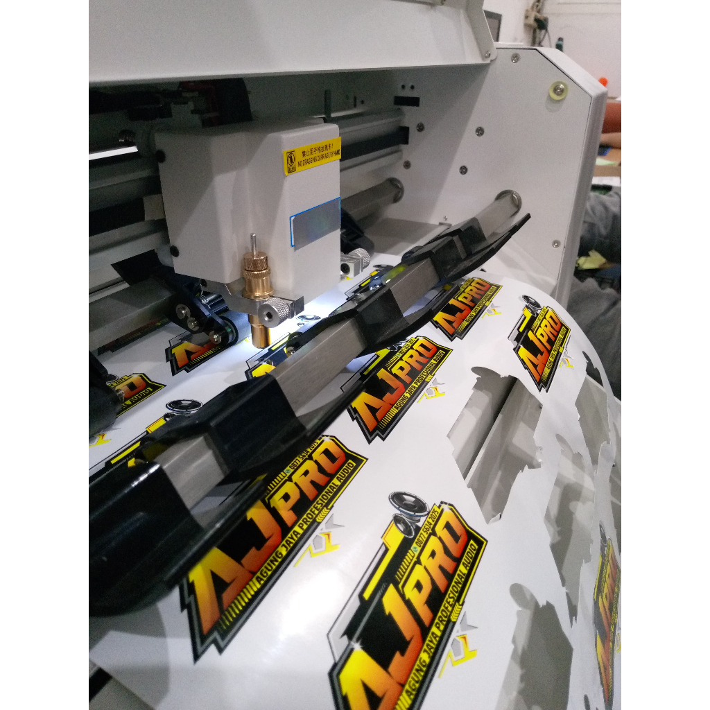 

Ongkos Cutting DIE Cut per desain per lembar (cutting putus)