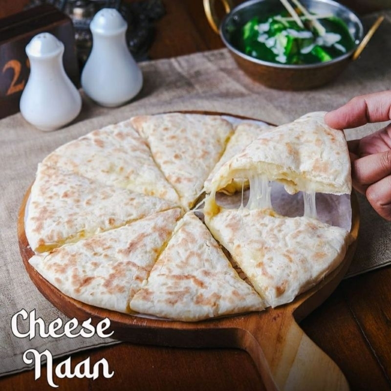 

CHEESE NAAN pizza goreng keju lumer / mozarella / moza potato bread