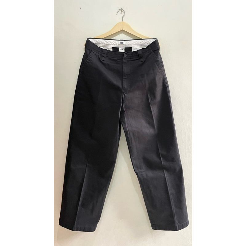 Celana Uniqlo Chino Fit Lebar