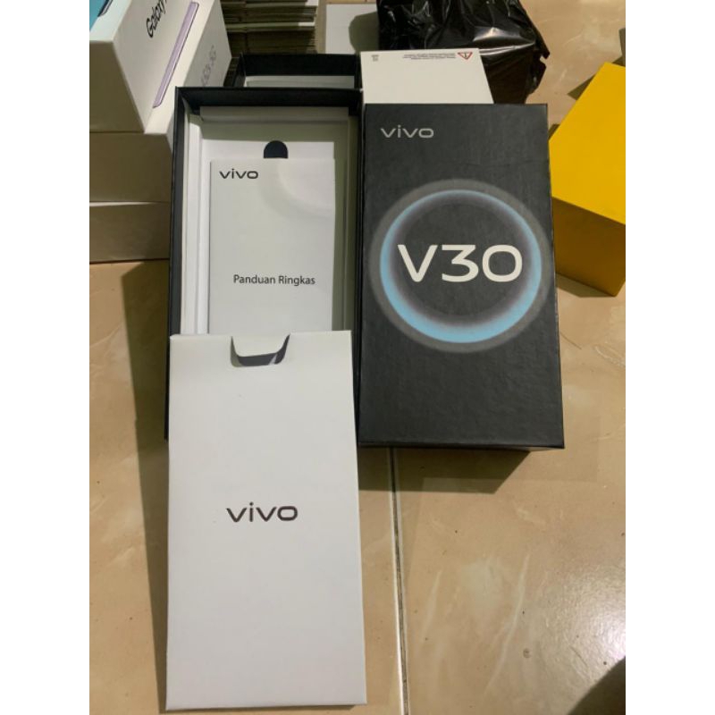 

kotak atau dusbok untuk vivo V30