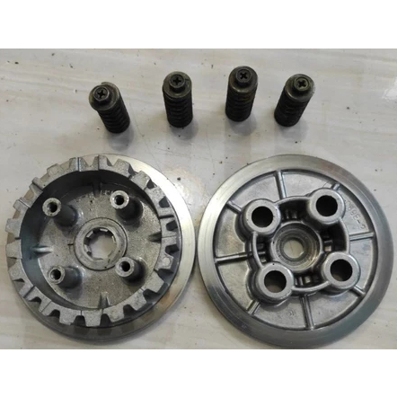 RUMAH KAMPAS KOPLING DUDUKAN KAKI 4 KAMPAS KOPLING FIZ R ALFA SIGMA FORRCE ONE FOSWAN