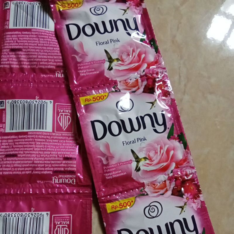 pewangi pakaian downy