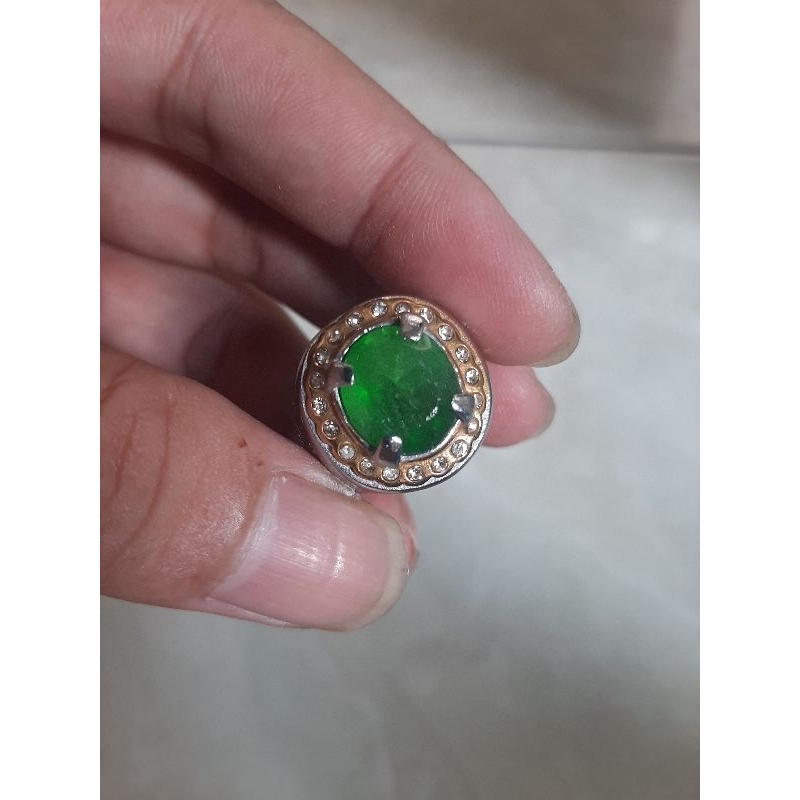 Batu Cincin Zamrud Kalimantan