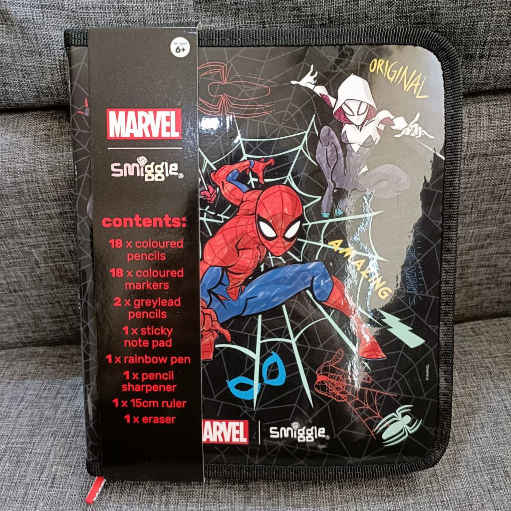 

SMGL ON THE GO COLOURING STUDIO