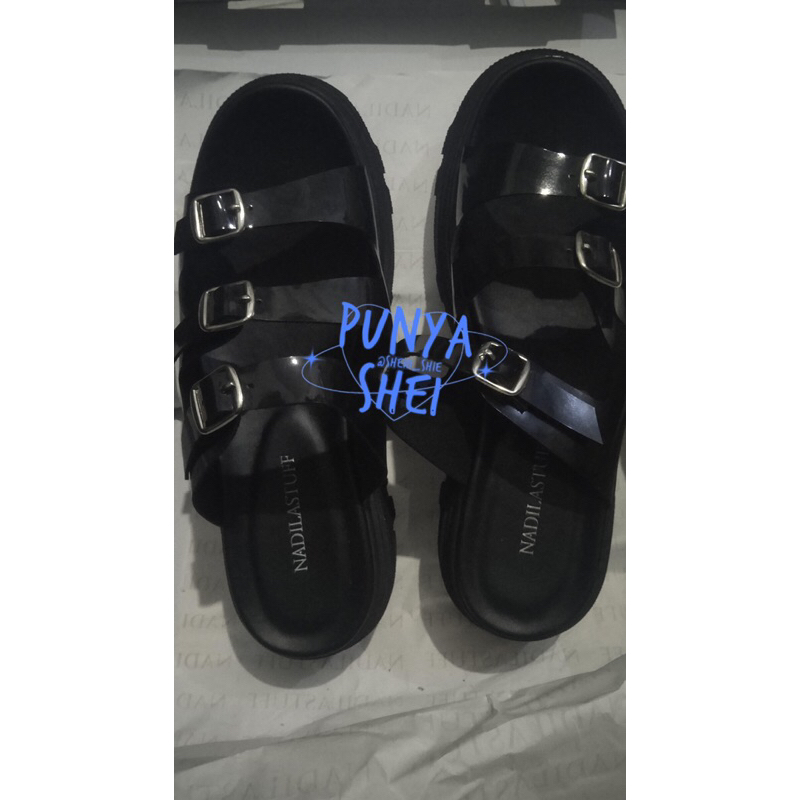 sandal wanita nadila stuff ( no preloved = barang baru )