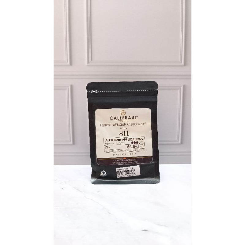 

[ 100 GRAM ] Callebaut Finest Belgian Chocolate 811 Well Balanced Bitter Coklat Kancing Belgia 100 Gram