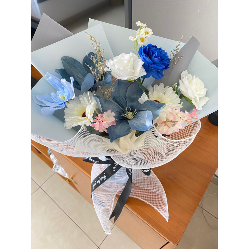 BUKET BUNGA AESTHETIC / BUKET ARTIFICIAL/ BUKET BIRU / BUKET BLUE MIX / BUKET CEWEK / BUKET COWOK / 