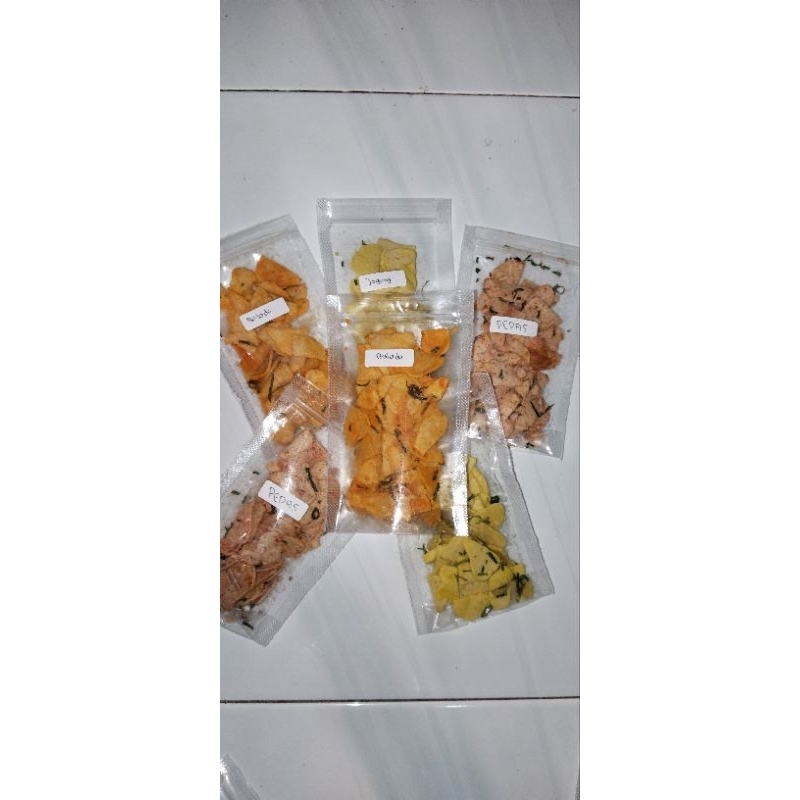 

Basreng 150gram/ basreng koin/basreng keripik/basreng bulat/keripik basreng renyah gurih enak dan lezat varian rasa pedas daun jeruk/balado daun jeruk/jagung daun jeruk