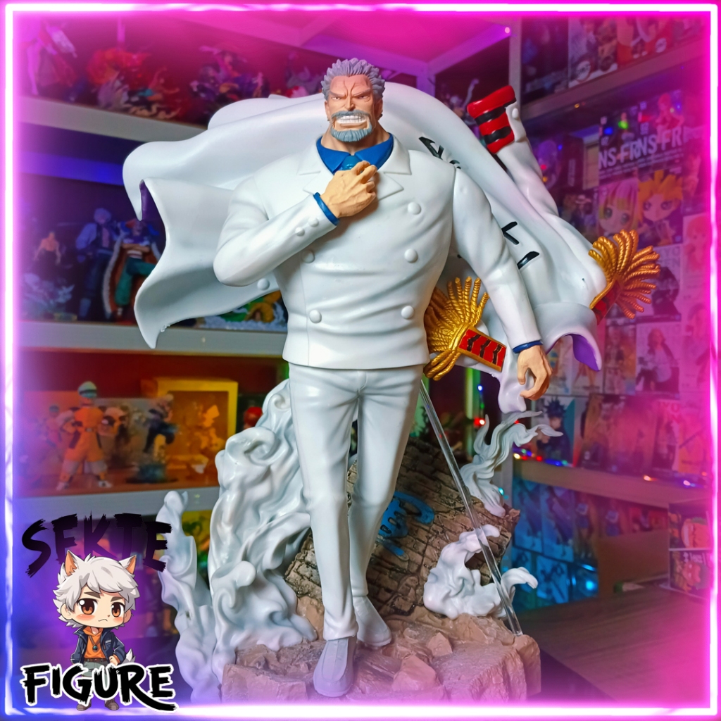 Action Figure Monkey D Garp Statue JUMBO 3 Kepala One Piece