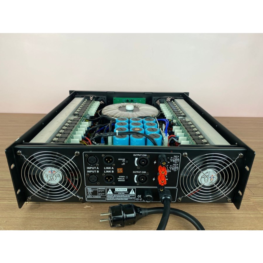 POWER AMPLIFIER SOUNDSTANDARD CLAS GB PA1800 /PA-1800 / PA 1800