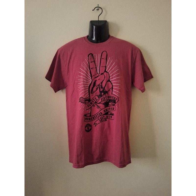Manchester United Victory Graphic kaos pria size M ( tersedia size S, M, L )