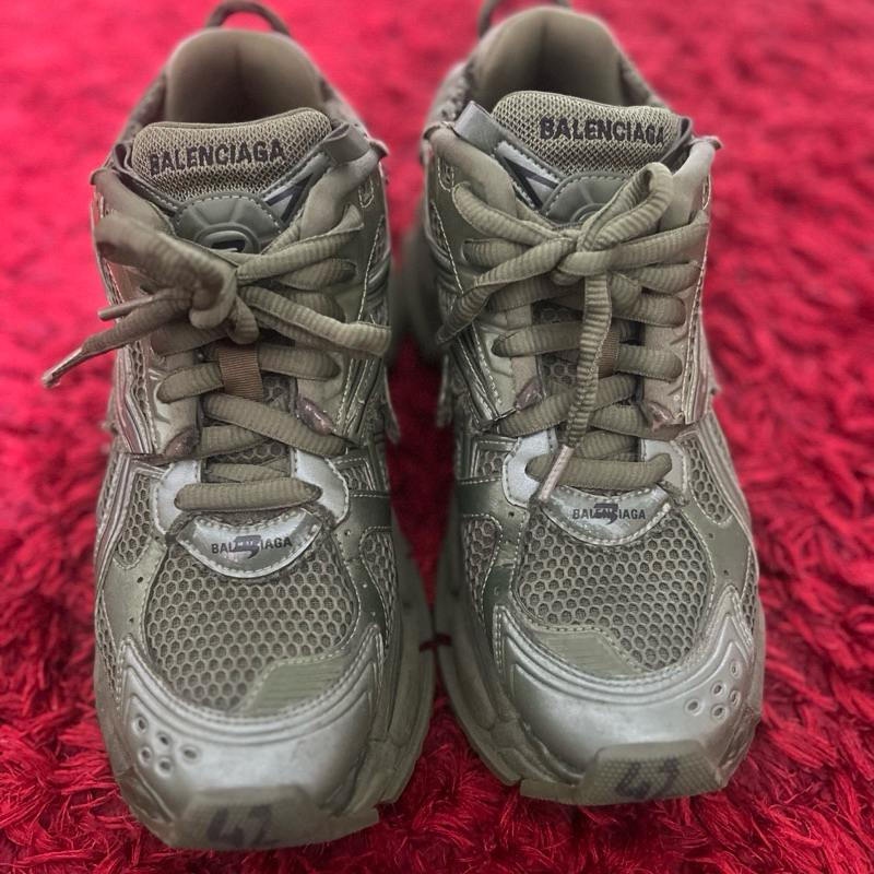 balenciaga runner sneakers size 42