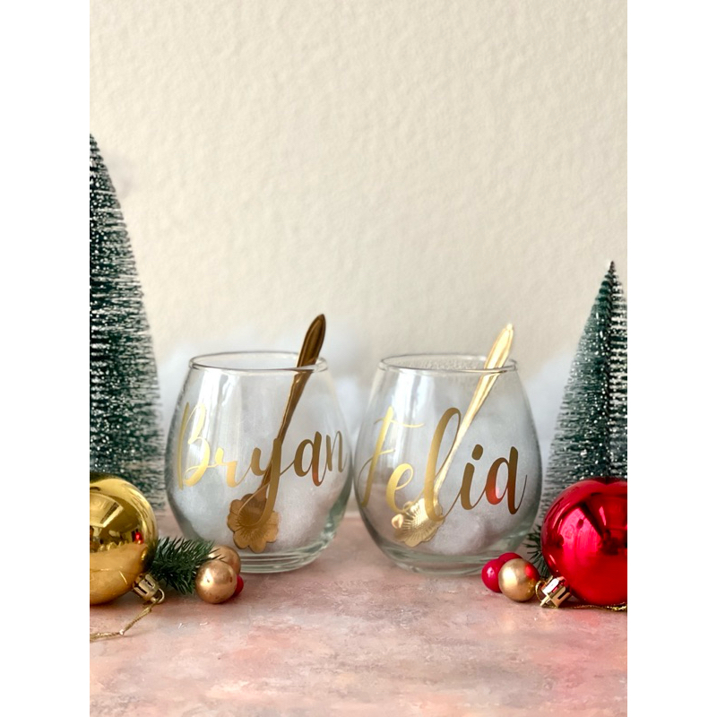 

COUPLE WINE GLASS IN BROWN BOX YTG • Hampers Natal 2024 • FREE CUSTOM NAMA • Christmas Hampers & Gift • Parcel Natal • Personalized Gift • Custom Hampers • Hiasan Natal • Hadiah Spesial Labubu • Kado Kue Natal Murah • Candy Cane • Hot Choco