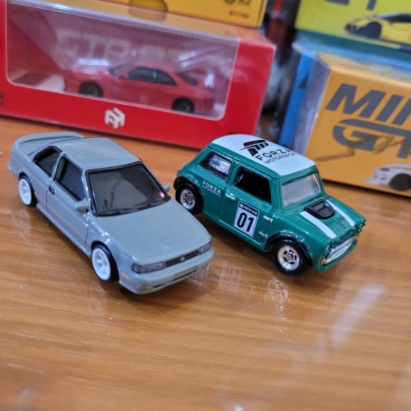 hotwheels sepaket loose morris mini forza & nissan sentra