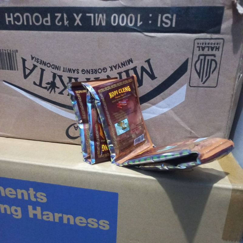 

1 box isi 10 sachet kopi bubuk instan biar clen9