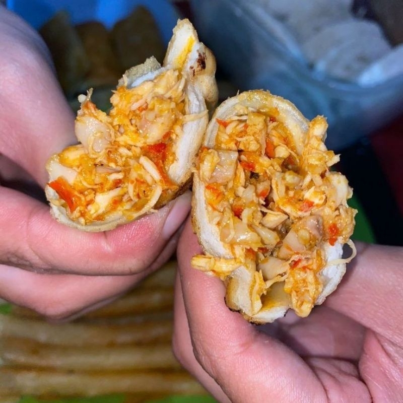 

10 Pcs Cireng isi ayam suwir pedas ori
