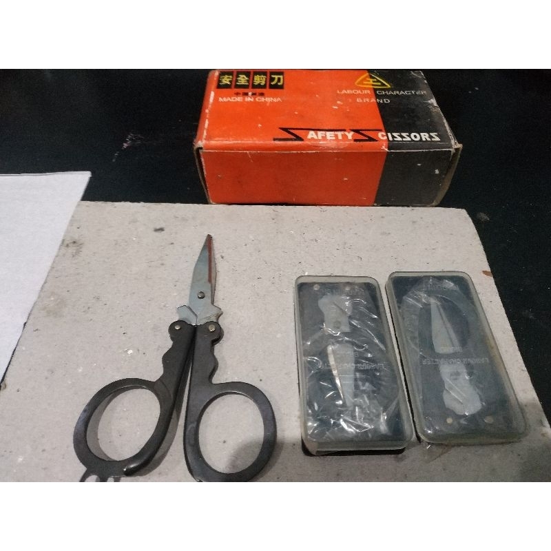 

gunting lipat hitam 12 cm