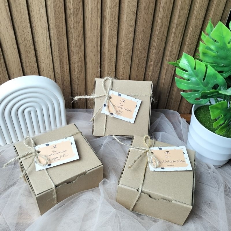 

BOX GIFT/BOX HAMPERS BERBAGAI UKURAN