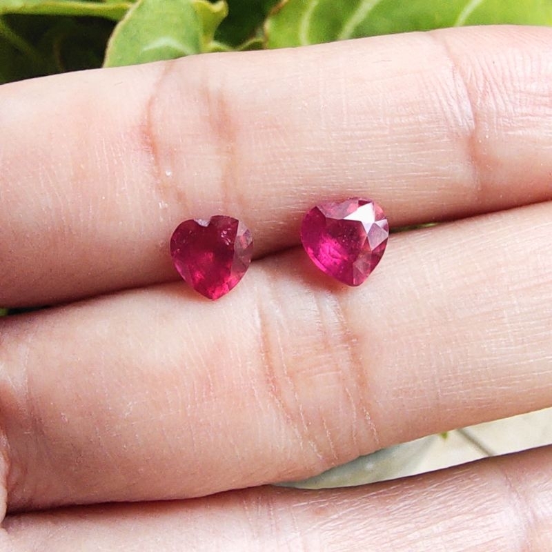 Natural Permata Red Ruby Cutting Love - Permata Merah Rubi Amor