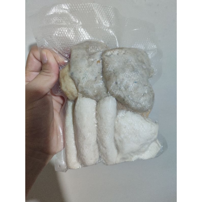 

PEMPEK ASLI PALEMBANG 100℅ IKAN ASLI NO PENGAWET/PAKET MIX JUMBO/ISI 50 PCS PEMPEK KECIL+1 KAPAL SELAM+1 LENJER JUMBO/BONUS 4