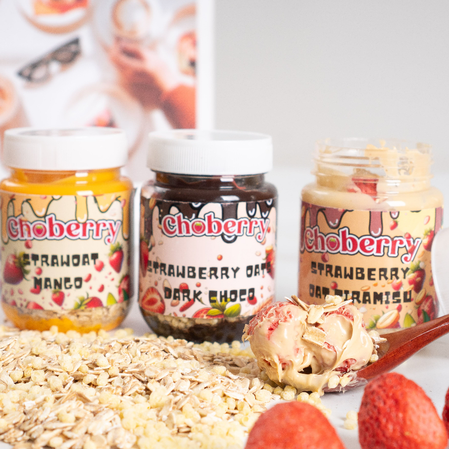 

Choberry StrawOats Freeze Dried Strawberry mix Rolled Oats dengan Crunchy Balur Coklat Lumer