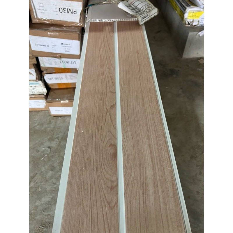 PLAFON PVC WARNA COKLAT SERAT KAYU NAT   (PANJANG 1,3,&4 METER )