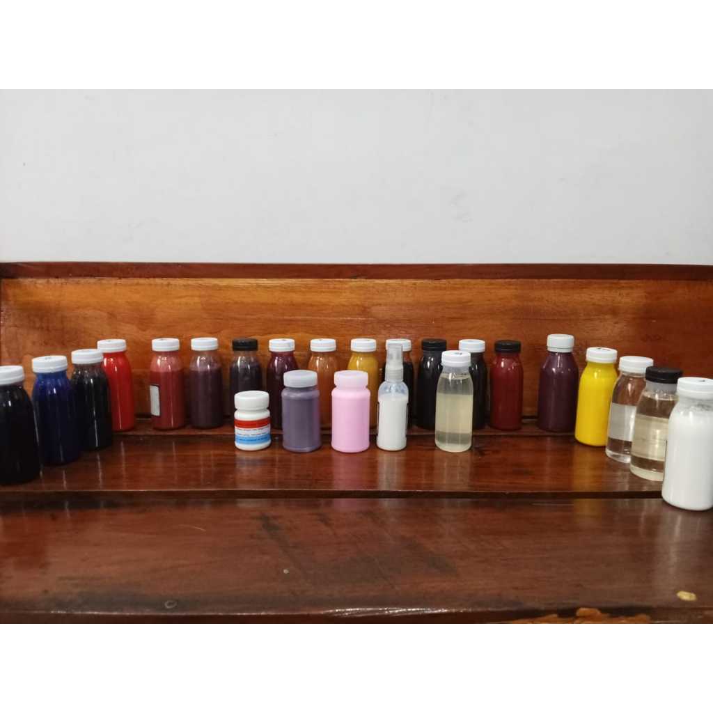 

Cat Kulit|Cat Untuk Jaket Kulit|Cat Untuk Sepatu Kulit|Cat Untuk Tas Kulit|Cat Untuk Aksesoris Kulit|Cat Kulit Standar Ukuran 100ml