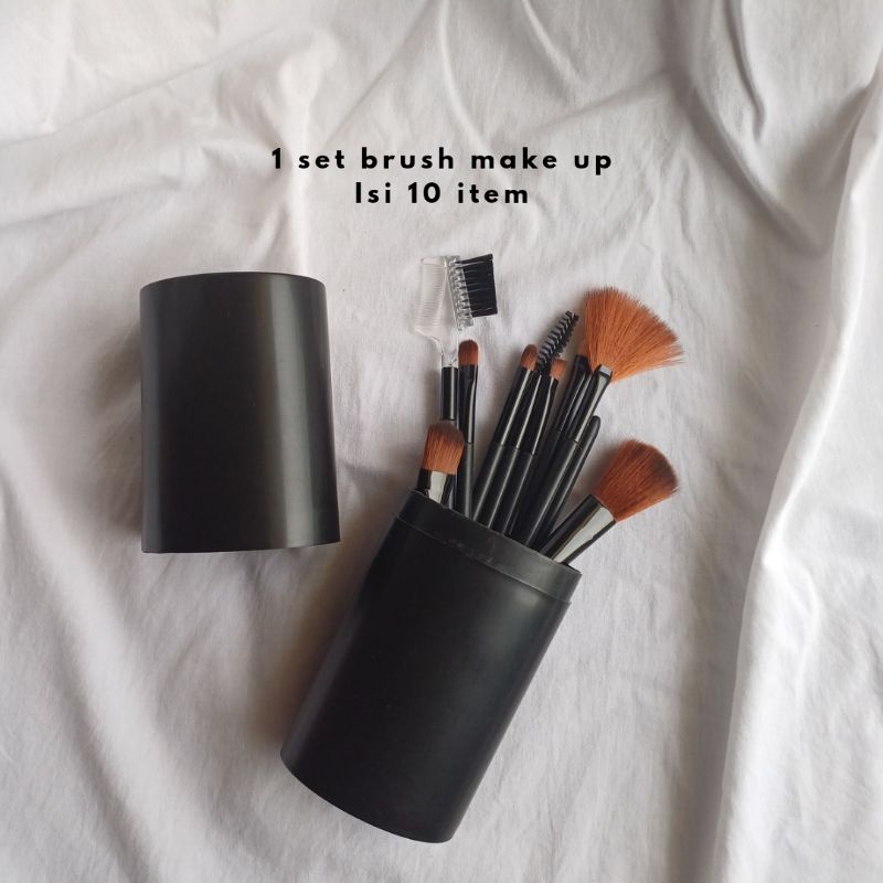 

1 Set Brush make up, isi 10 item