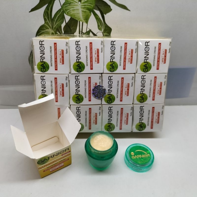 LUSINAN / 12 PCS CREAM PELEMBAB GARNIER GENTONG