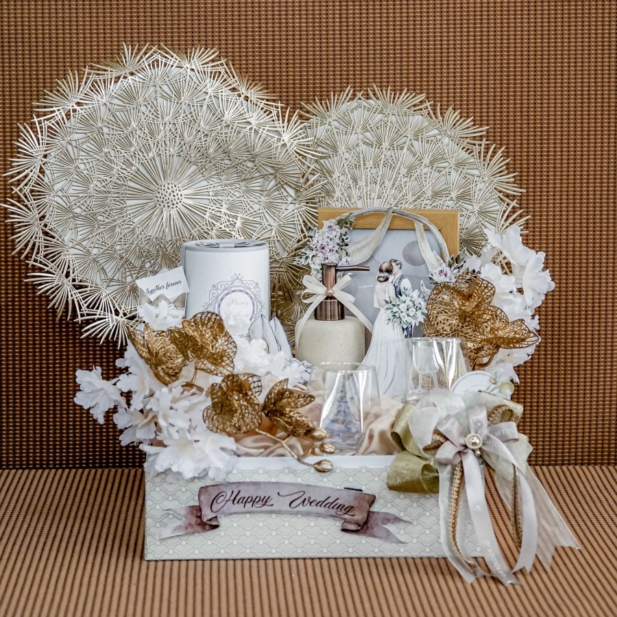 

Hampers Wedding / Kado Nikah / Anniversary Gift - Fireworks