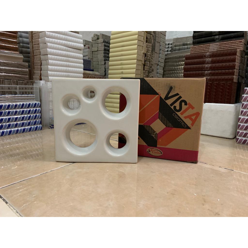 Roster keramik 20x20 cm loster keramik 20x20 cm lubang angin 20x20 cm