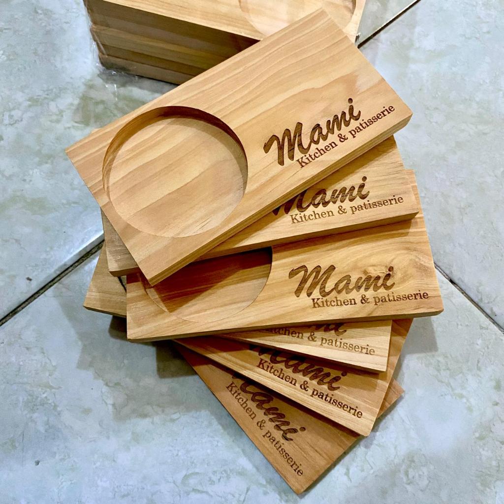 TATAKAN GELAS KAYU PINUS  /WOODEN COASTER BISA REQUEST NAMA
