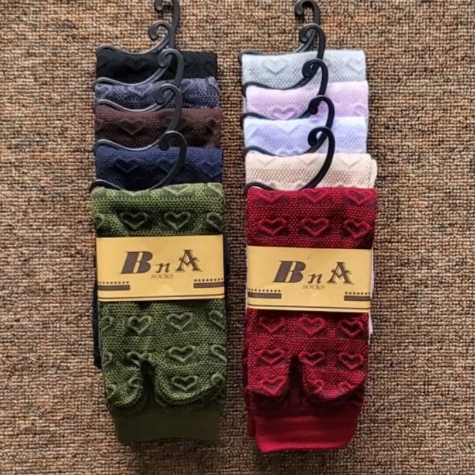 KODE O7L 1 lusin  12 pasang kaos kaki jempol nilon embos motif hati timbul wanita muslimah dewasa