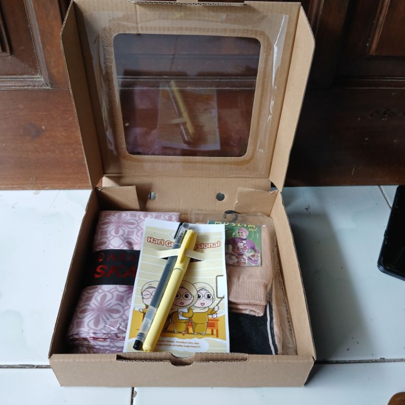 Hampers Hijab Hari Guru