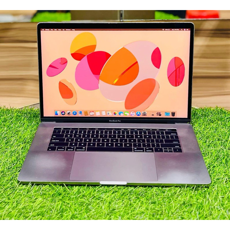 Macbook pro 2017 15 inc Touchbar i7 16/256