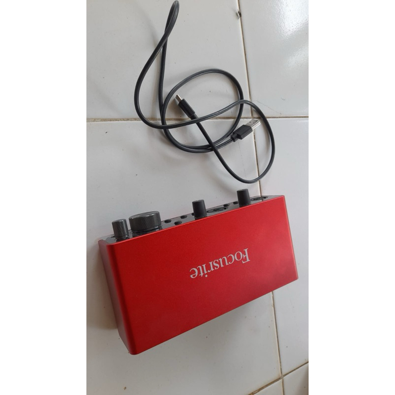 focusrite 2i2 gen 3 second mulus normal