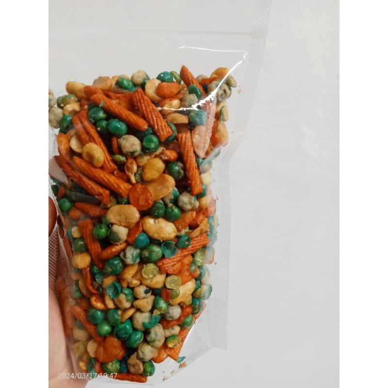 

KACANG CAMPUR 250GR