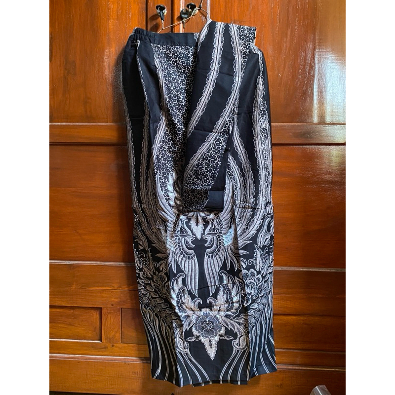 rok kebaya + slendang brand izara batik size S ( NEW BELUM PERNAH DI PAKAI )